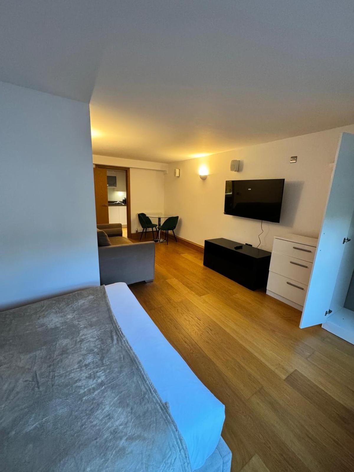 Ferienwohnung Westwood House London Exterior foto